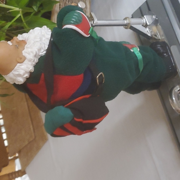 Vintage Santa on a scooter 😊 - Picture 3 of 6